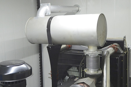 Дизельный генератор Aksa APD10P в контейнере с АВР